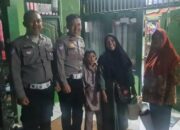 Aksi Mulia Polisi Bantu Ibu-Anak yang Kehabisan Tiket Bus Mudik