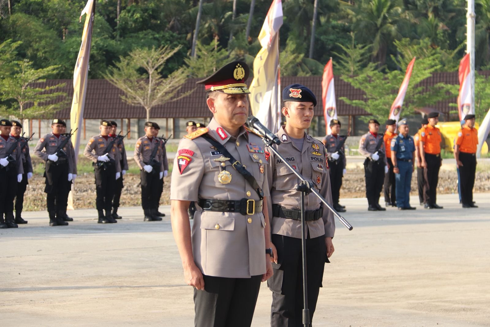 Semangat Bhayangkara Hidup di Laut Lembar: Upacara Tabur Bunga