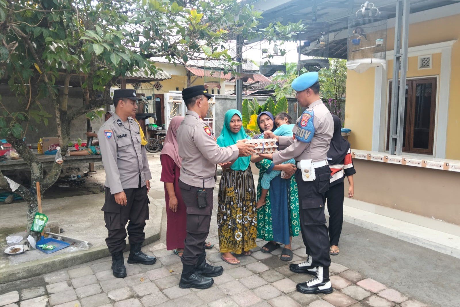 Program Telur Polsek Kediri Dapat Dukungan Pemuda Desa Gelogor, Wujudkan Zero Stunting