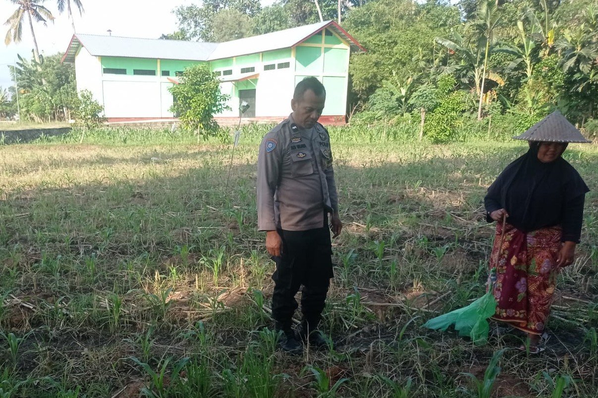 Kunjungan Humanis Bhabinkamtibmas di Kuranji, Pekarangan Jadi Sumber Pangan