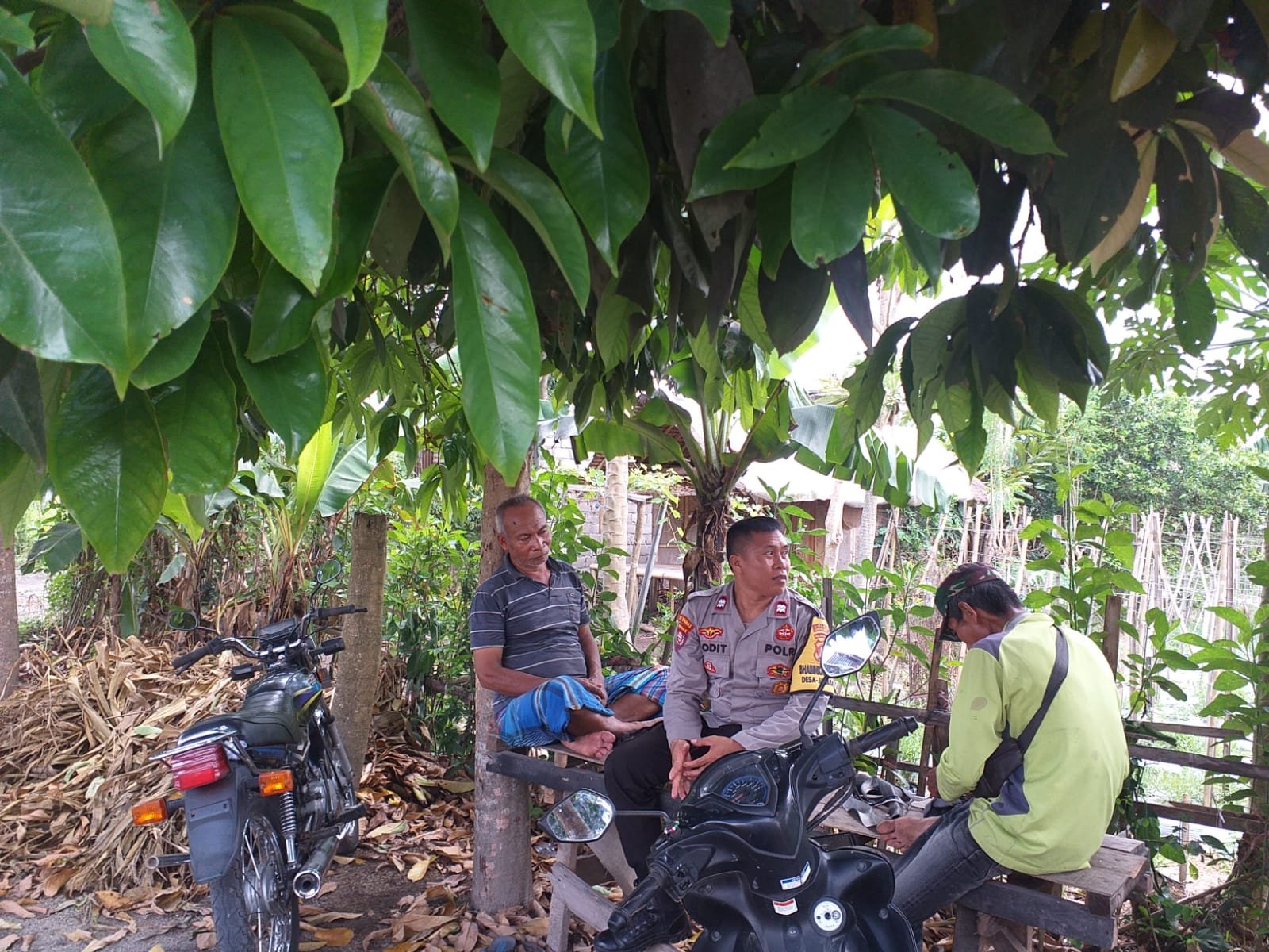 Bhabinkamtibmas Kuripan Ajak Petani Jagaraga Optimalkan Lahan Pekarangan