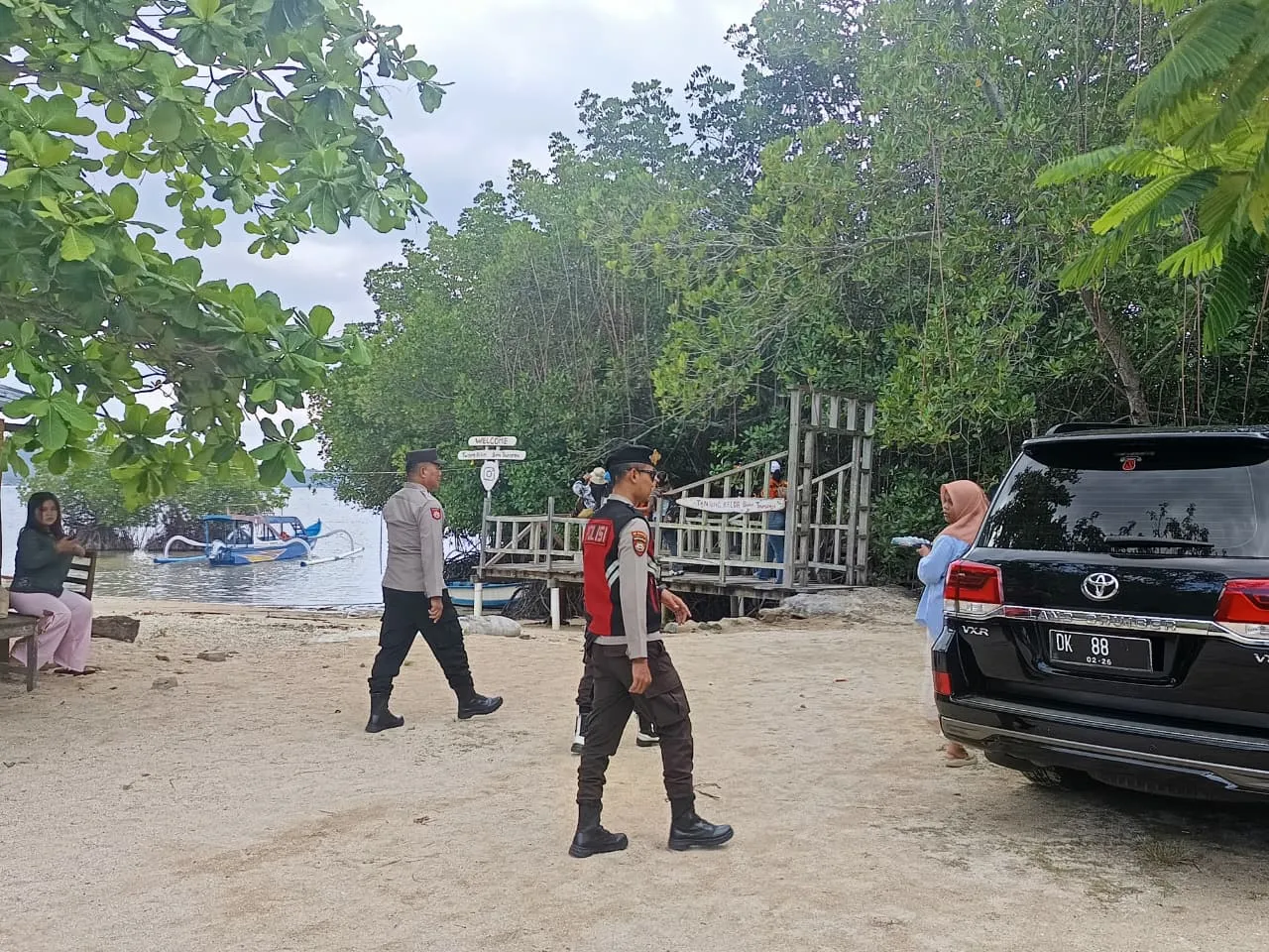 Pendekatan Humanis Polsek Sekotong Jaga Rasa Aman di Kawasan Wisata