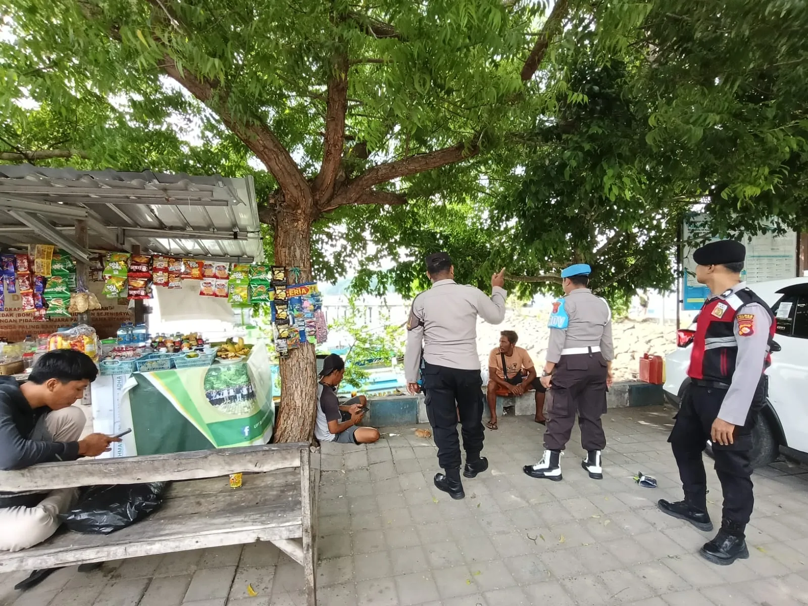 Warga Apresiasi Patroli Rutin Polsek Batulayar, Senggigi Makin Aman