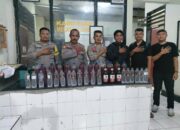 Gelar Operasi di Malam Minggu, Polsek Bolo Berhasil Mengamankan Puluhan Botol Miras Berbagai Jenis